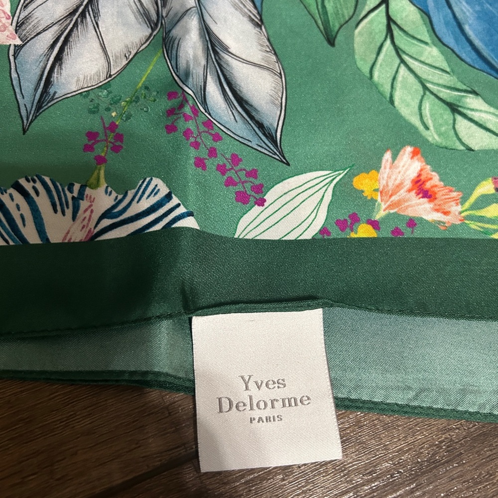Yves Delorme Paris 100% Silk Scarf Green Botanical Tropical Floral Print Square - Picture 2 of 9